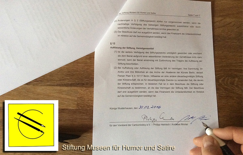 Unterschrift auf Dokument zur Stiftung